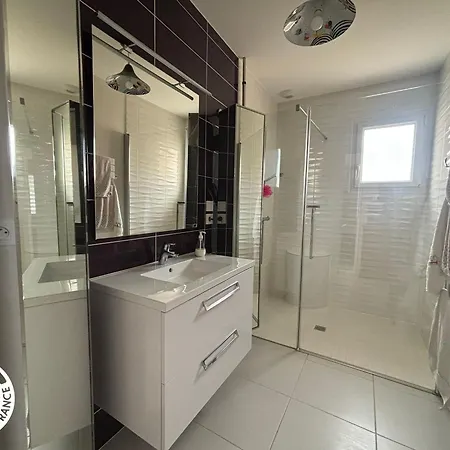 펜션 Maison Contemporaine Proche Plage Avec Jardin Clos Et Parking Privatif, Tout Inclus - Fr-1-426-547 *